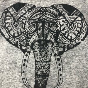 WELLWORM Women’s T/shirt size M Black & Gray Elephant picture on front